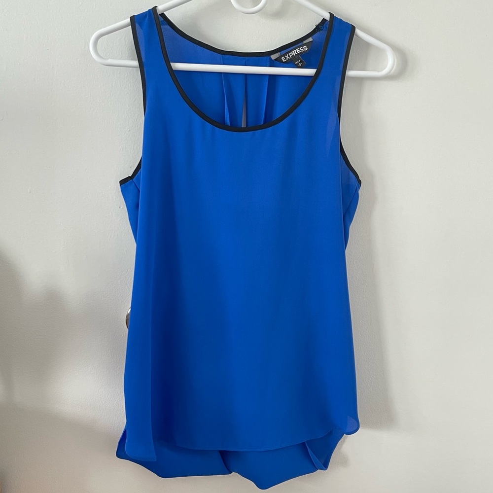 Express top with back detail